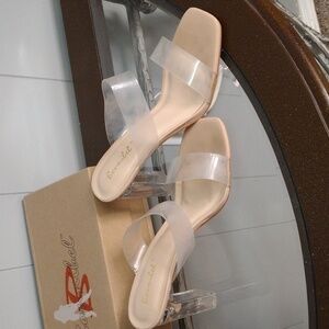 NIB Bonnibel  Homecoming Glass Slipper Heels size 9